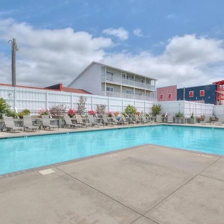 3 Bedroom Condo, Ocean Views & Short Walk To Beach! Oak Island Esterno foto