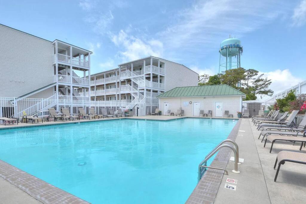 3 Bedroom Condo, Ocean Views & Short Walk To Beach! Oak Island Esterno foto
