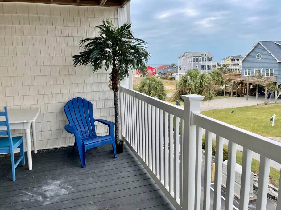 3 Bedroom Condo, Ocean Views & Short Walk To Beach! Oak Island Esterno foto