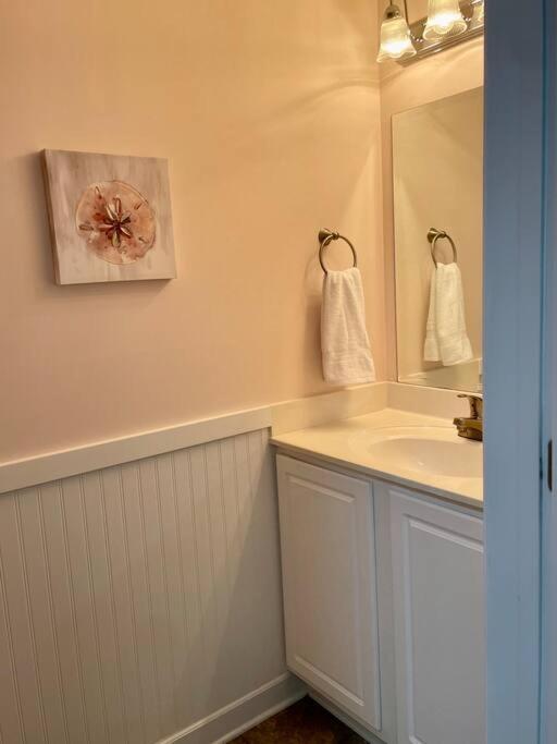 3 Bedroom Condo, Ocean Views & Short Walk To Beach! Oak Island Esterno foto